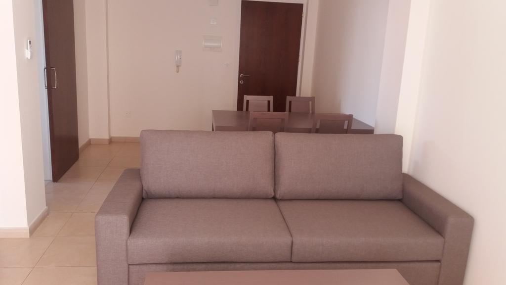 202 Mandritis Court Lägenhet Larnaca Exteriör bild