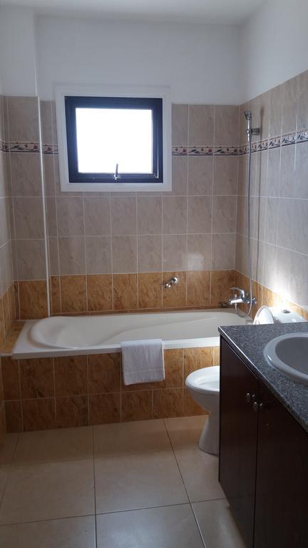 202 Mandritis Court Lägenhet Larnaca Exteriör bild
