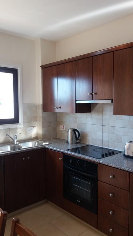 202 Mandritis Court Lägenhet Larnaca Exteriör bild