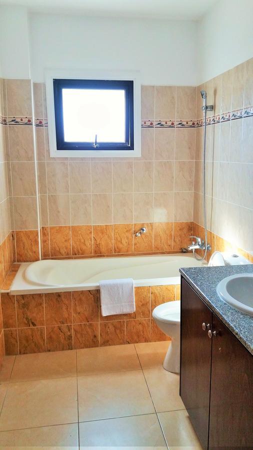 202 Mandritis Court Lägenhet Larnaca Exteriör bild