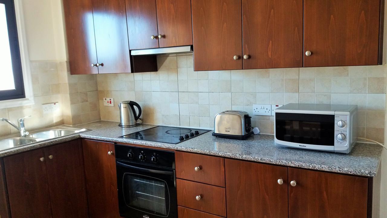 202 Mandritis Court Lägenhet Larnaca Exteriör bild